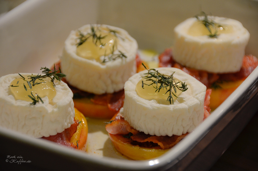 Apfel-Speck-Ziegenkäse Türmchen mit Honig und Thymian - Love &amp; Lilies