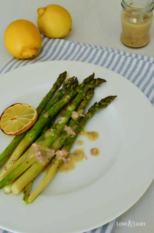 Grüner Spargel aus dem Ofen