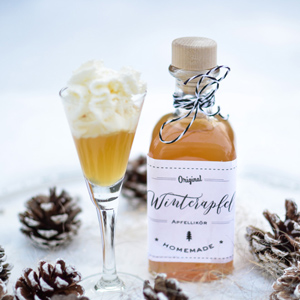 LoveAndLilies.de | Selbstgemachter Apfellikör "Winterapfel" mit Etiketten als Freebie zum Download